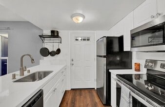 5434 Roundtree Ct in Concord, CA - Building Photo - Building Photo