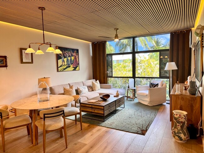 1020 Aoloa Pl in Kailua, HI - Building Photo - Building Photo
