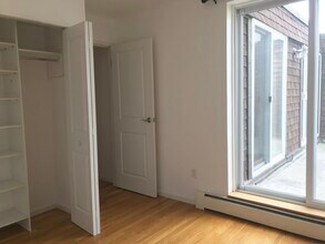 142 Kenrick St, Unit 38 in Boston, MA - Building Photo - Building Photo
