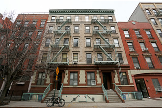 535-545 E 13th St in New York, NY - Foto de edificio - Building Photo