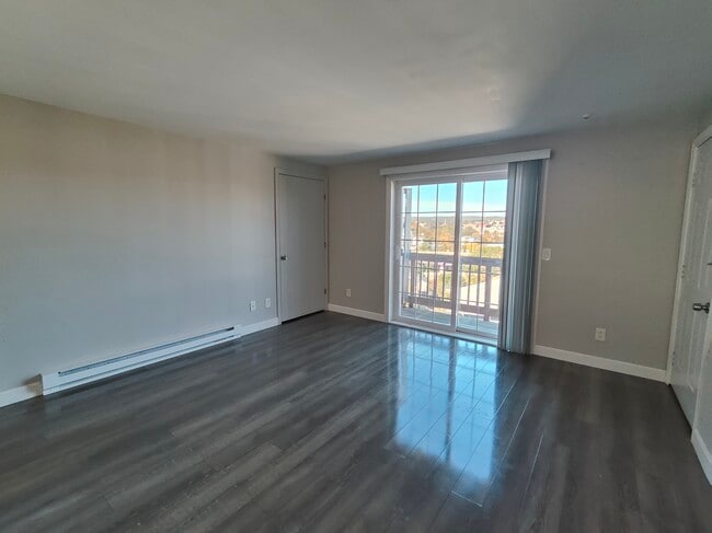 172 Perry Ave, Unit 3 in Worcester, MA - Building Photo - Building Photo