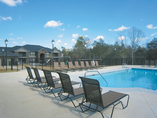 Forest Hill Apartments in Mobile, AL - Foto de edificio - Building Photo
