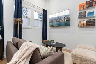 168 McCaul St, Unit SI ID1389231P in Toronto, ON - Building Photo - Building Photo