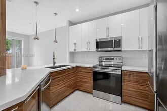 981 SW 149th Ct in Miami, FL - Building Photo - Building Photo