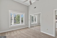 246 Oakwood St SE, Unit UPPER APARTMENT in Washington, DC - Building Photo - Building Photo