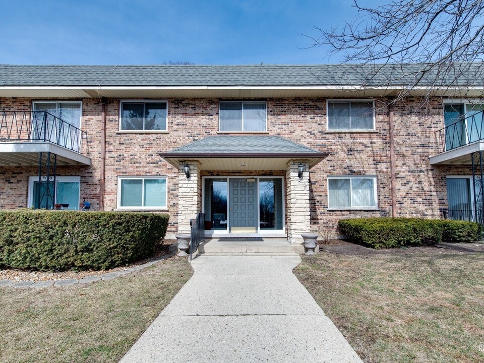191 Hillcrest Terrace in Bloomingdale, IL - Building Photo
