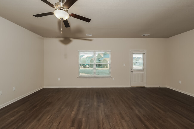 425 Clover Cir in Springville, AL - Building Photo - Building Photo