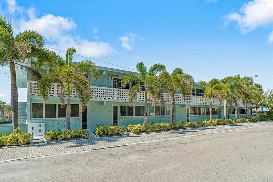 65 SE Spanish Trail, Unit 2070 in Boca Raton, FL - Building Photo