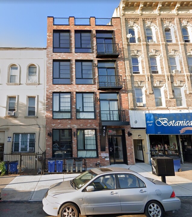 435 Wilson Ave in Brooklyn, NY - Foto de edificio