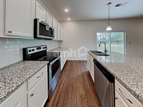 82 Gregory Dr in Clayton, NC - Foto de edificio - Building Photo