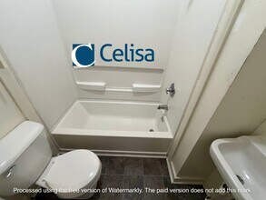 1013 Stophlet St, Unit 1 in Fort Wayne, IN - Building Photo - Building Photo