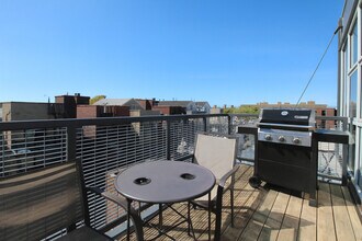 1540 W Fullerton Ave in Chicago, IL - Building Photo - Building Photo