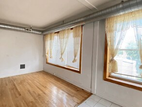 3429 W Hirsch St, Unit #3E in Chicago, IL - Foto de edificio - Building Photo