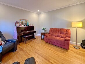 11 Oakland St in Lexington, MA - Building Photo - Building Photo
