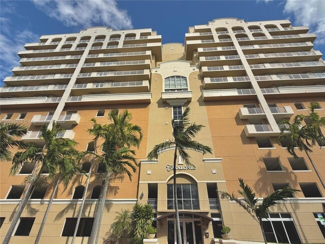 2425 SW 27th Ave in Coral Gables, FL - Building Photo - Building Photo