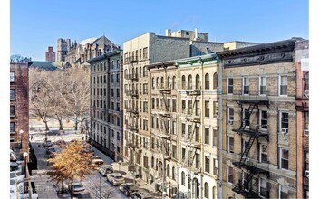 301 W 110th St in New York, NY - Building Photo - Building Photo