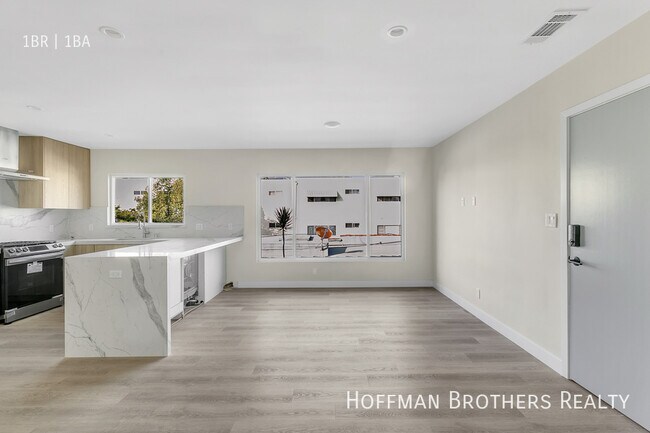 1425 N Vista St-Unit -2 in Los Angeles, CA - Building Photo - Building Photo