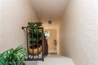 270 Captains Walk in Delray Beach, FL - Building Photo - Building Photo