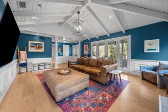 4643 Cerrillos Dr in Woodland Hills, CA - Building Photo - Building Photo