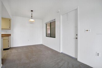 5223 Vineland Rd in Orlando, FL - Building Photo - Building Photo