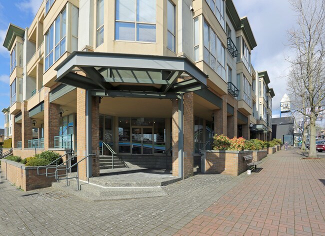 President's Court in White Rock, BC - Building Photo - Building Photo