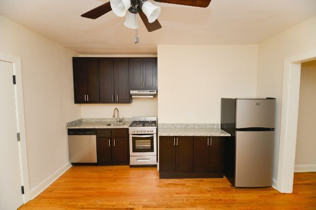 618 W Patterson Ave, Unit 902 in Chicago, IL - Building Photo - Building Photo