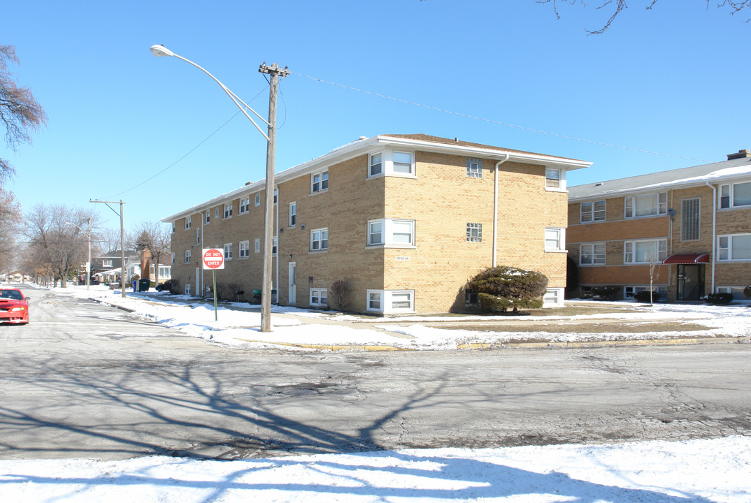 9730-9736 Pacific Ave in Franklin Park, IL - Building Photo