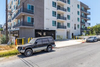 11714 Archwood St in North Hollywood, CA - Foto de edificio - Building Photo