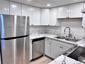 6311 W Washington Ave in Las Vegas, NV - Building Photo - Building Photo