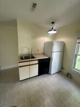 608 W Columbia Ave in Champaign, IL - Building Photo - Building Photo