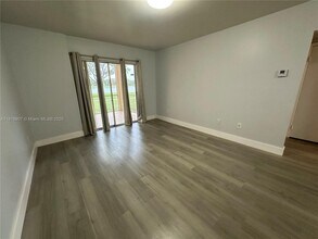 15330 SW 106th Terrace in Miami, FL - Building Photo - Building Photo