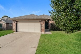 613 Talon Dr in Norman, OK - Building Photo