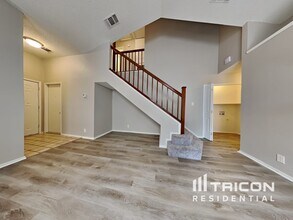 10223 Canton Fld Dr in San Antonio, TX - Building Photo - Building Photo