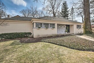 696 Crescent Ct in Glen Ellyn, IL - Building Photo - Building Photo