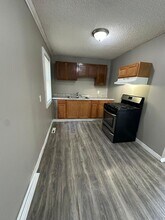 5716 E 39th St in Kansas City, MO - Building Photo - Building Photo