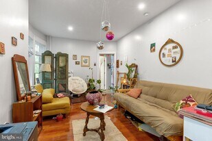 4706 Warrington Ave in Philadelphia, PA - Building Photo