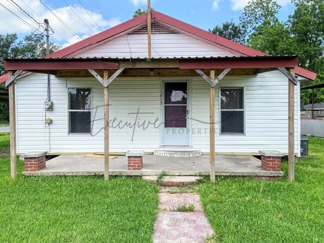 property at 1413 Lovejoy St