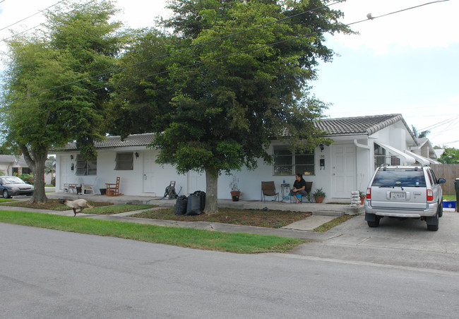 130 SE 1st Ter in Dania Beach, FL - Building Photo - Building Photo