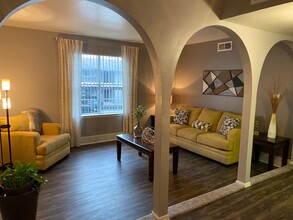 Wellington Estates in San Antonio, TX - Building Photo - Building Photo