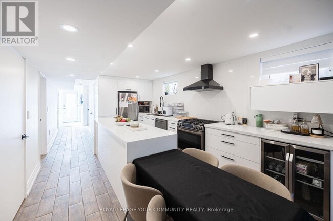 property at 89 Maplegrove Ave