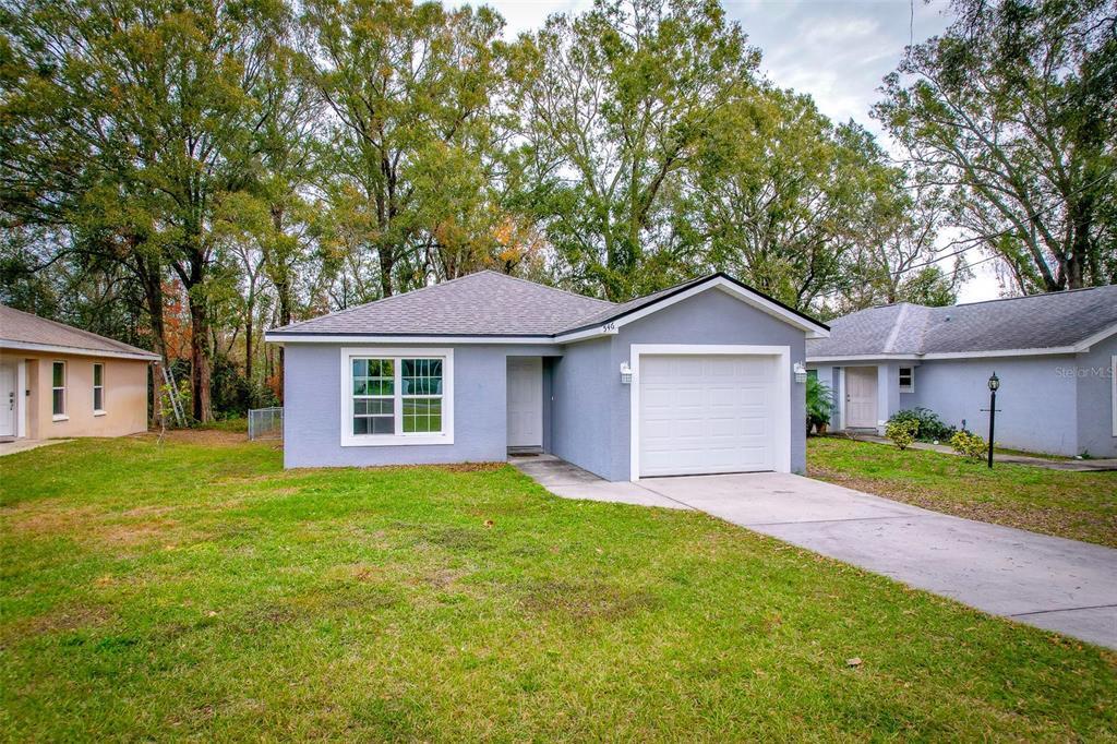 546 Calla Pl in Polk City, FL - Building Photo