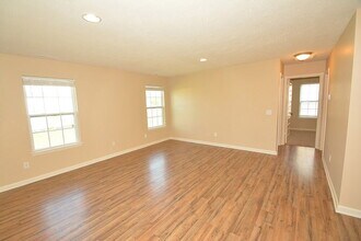 4062 Magnolia Dr in Franklin, IN - Building Photo - Building Photo