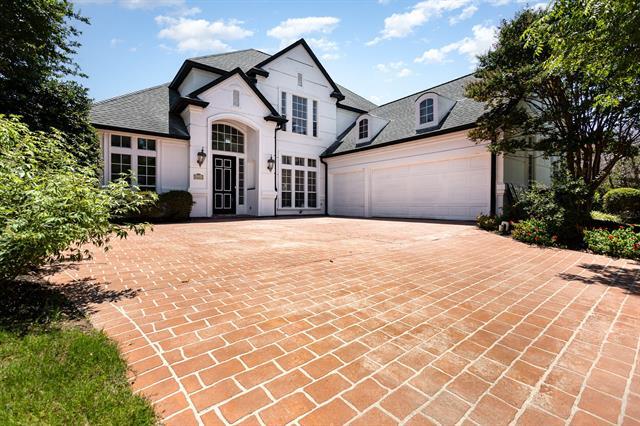 property at 2628 Stratford Chase