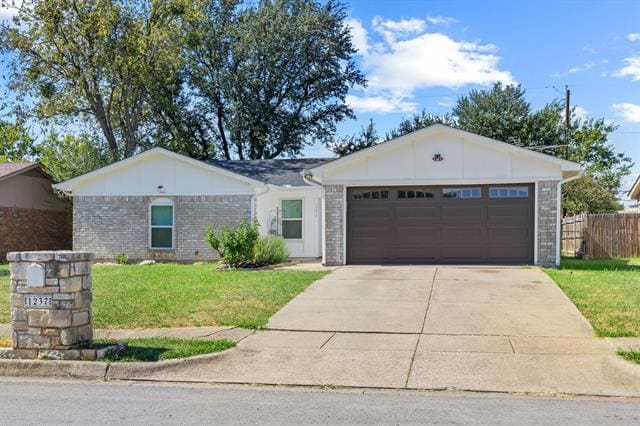 1237 N Knowles Dr in Saginaw, TX - Building Photo - Building Photo