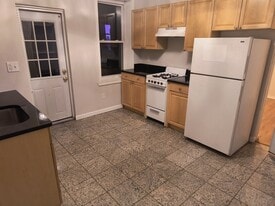 48-54 Queensberry St, Unit 23 in Boston, MA - Building Photo