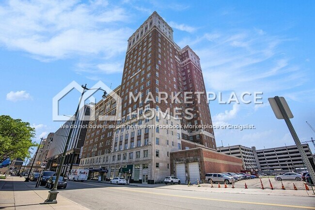 525 W Lafayette Blvd in Detroit, MI - Building Photo - Building Photo