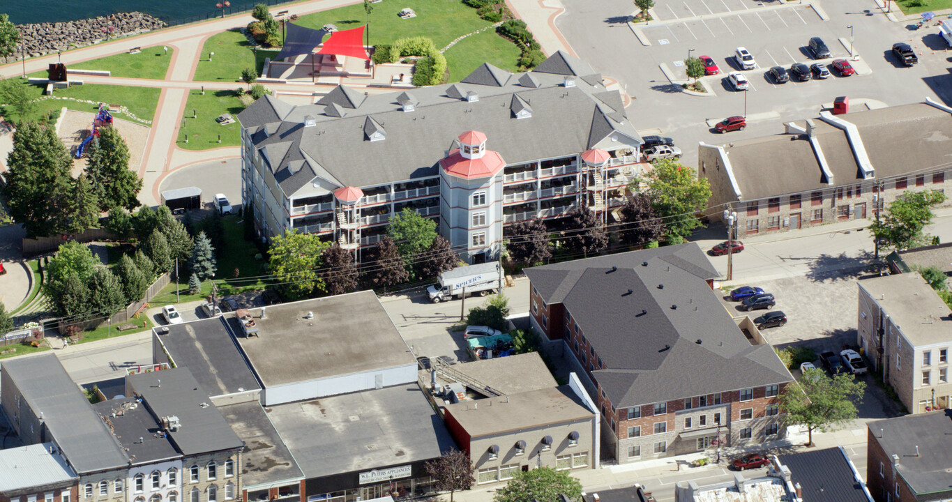 171 King St in Prescott, ON - Building Photo