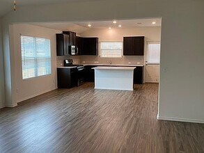 340 Escondido Cir in San Marcos, TX - Building Photo - Building Photo