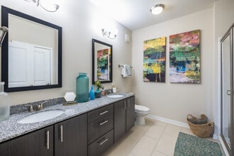 Bridgeside at Patriots Point in Mount Pleasant, SC - Foto de edificio - Interior Photo