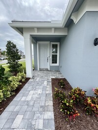 4572 Nautilus Cir in Wabasso, FL - Foto de edificio - Building Photo